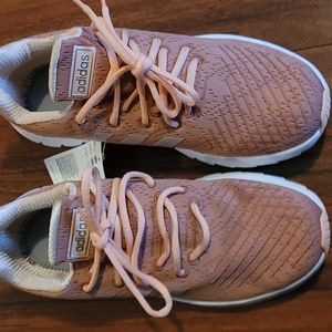 Adidas size 8.5 cloud foam comfort shoes